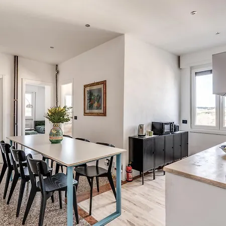 Apartment Amazing Piramide Metro Station Rome